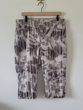 Chico's Cream Brown Black So Slimming Brigitte Slim Leg Capri Pant Size XL/16